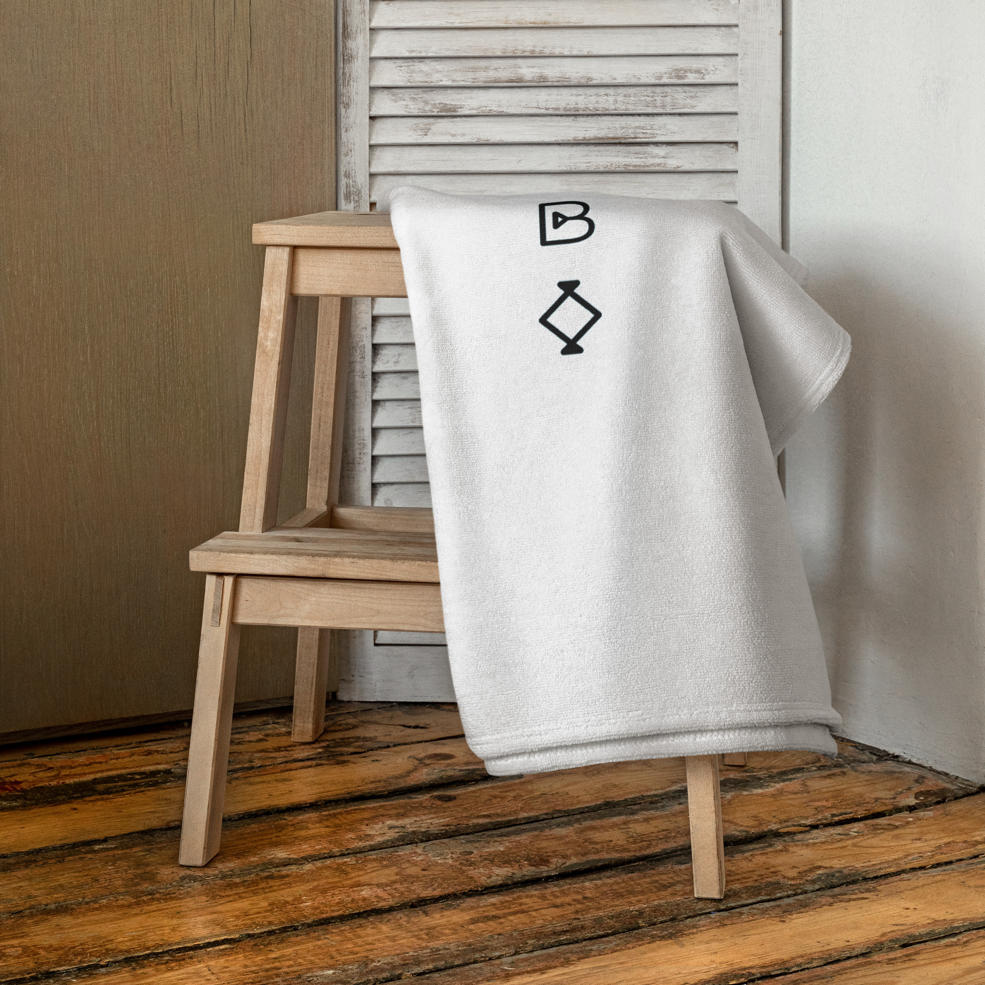 TRIBO White Towel - Image 5